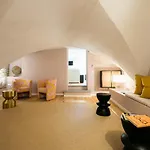 Lunaria Suites